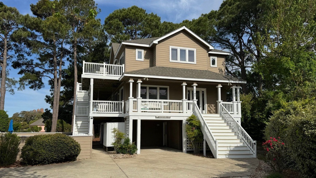 Photo of Outdoor in Corolla Light