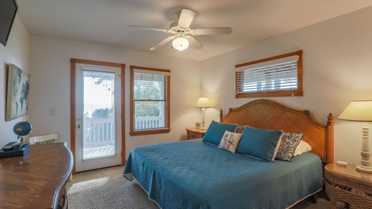 Photo of Bedroom in Corolla Light