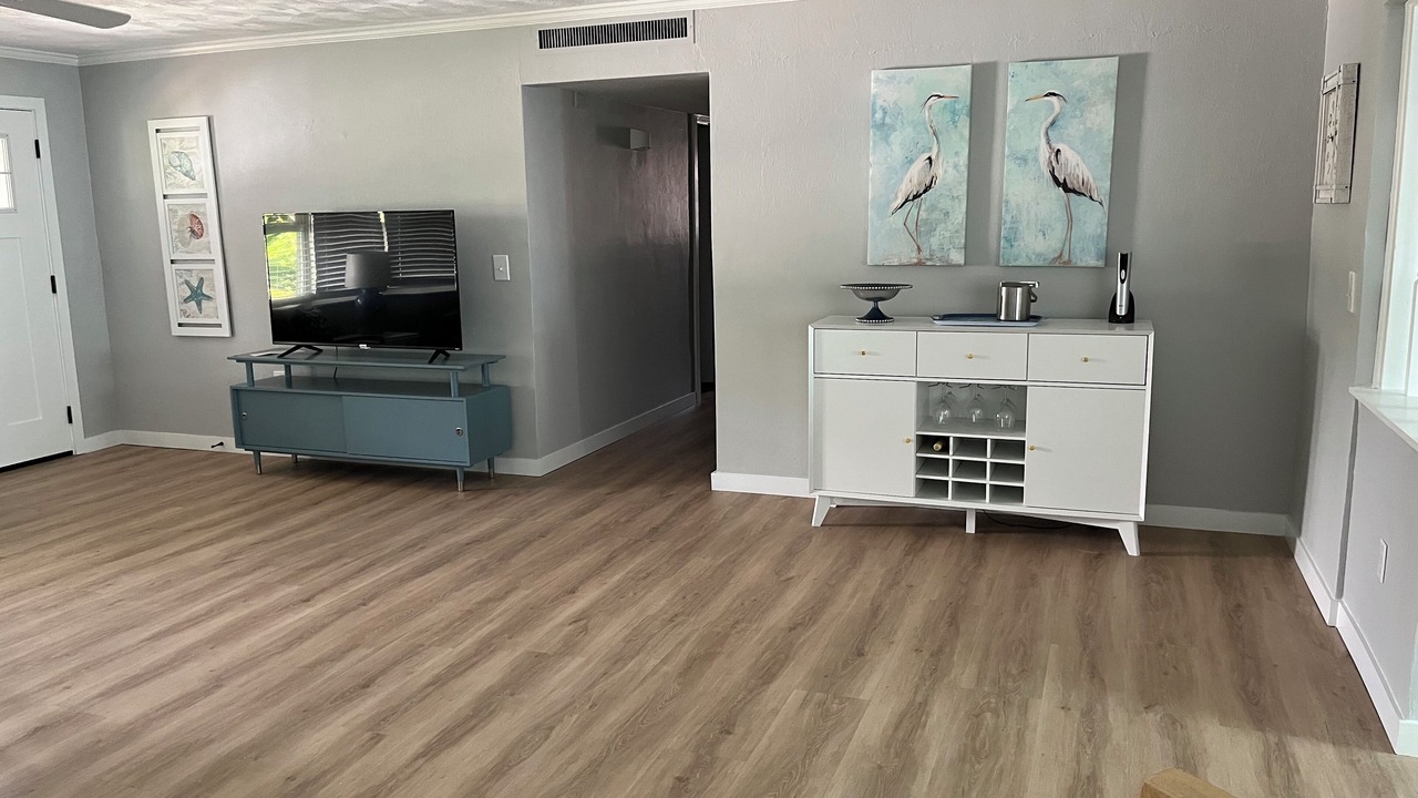 Photo of Livingroom in Yacht Club