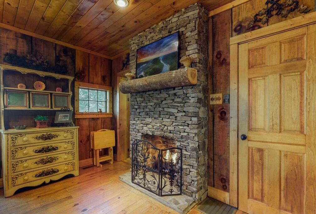 Photo of Livingroom in Mirror Lake