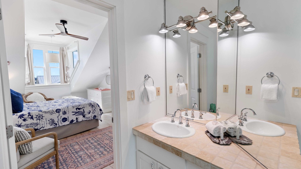 Photo of Bathroom in Sunnyside