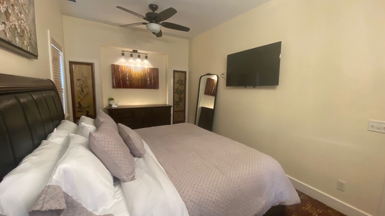 Photo of Bedroom in Beach Institute