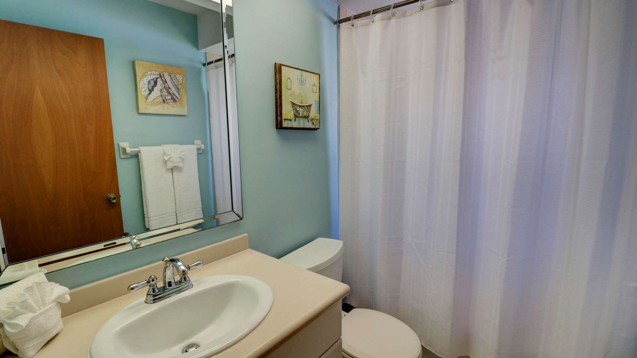Photo of Bathroom in Pelican
