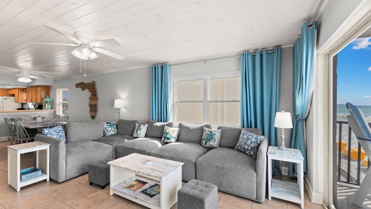 Photo of Livingroom in Madeira Beach