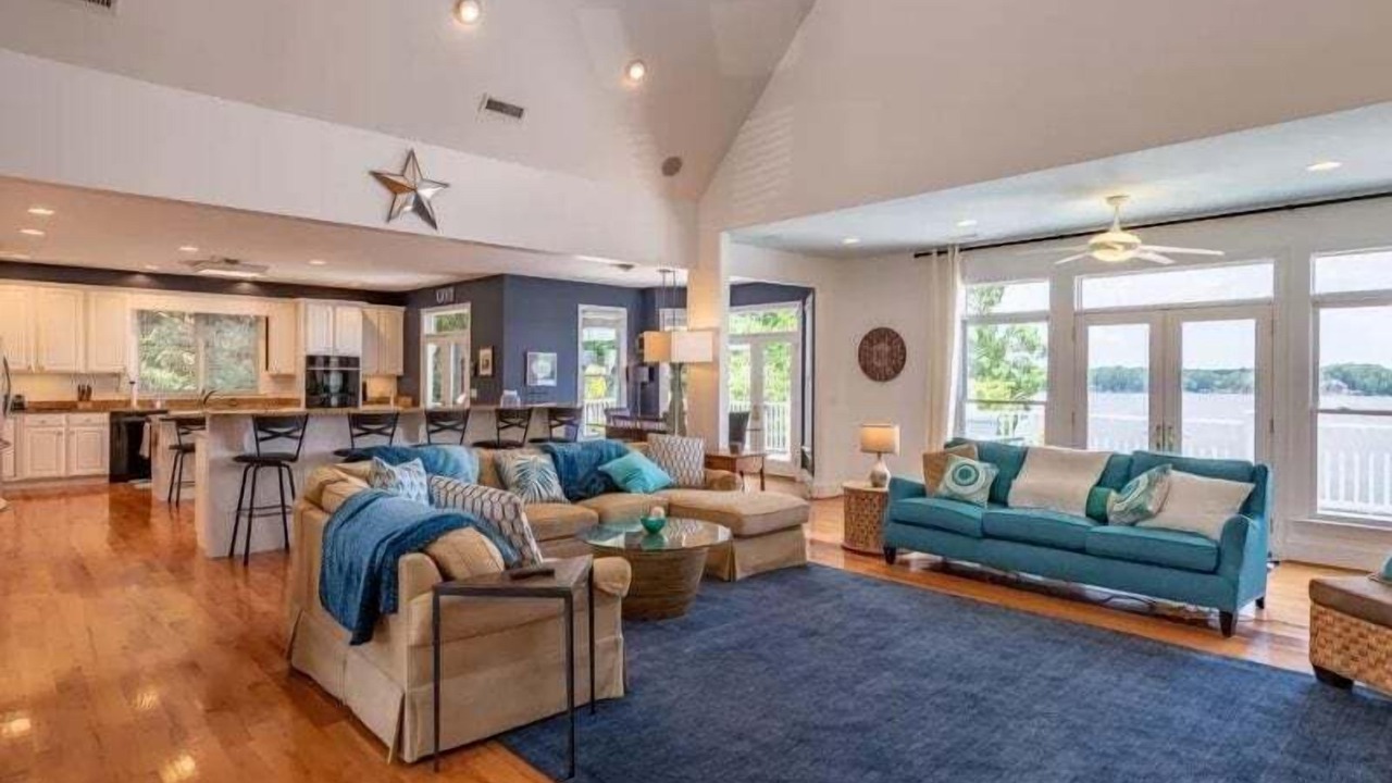 Photo of Livingroom in Olde Ferry Estates