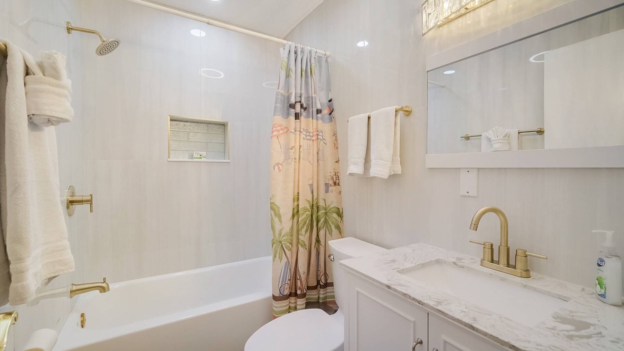 Photo of Bathroom in Country Oaks