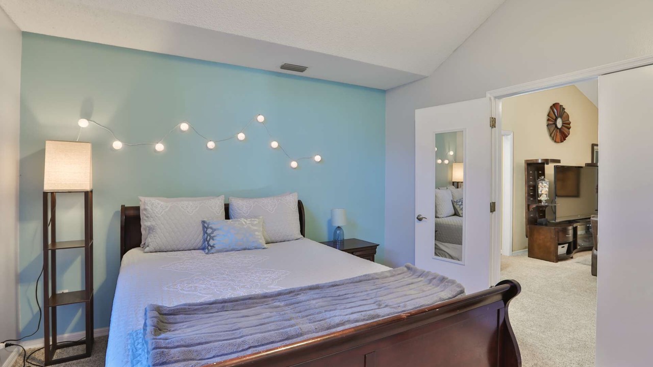 Photo of Bedroom in Country Oaks
