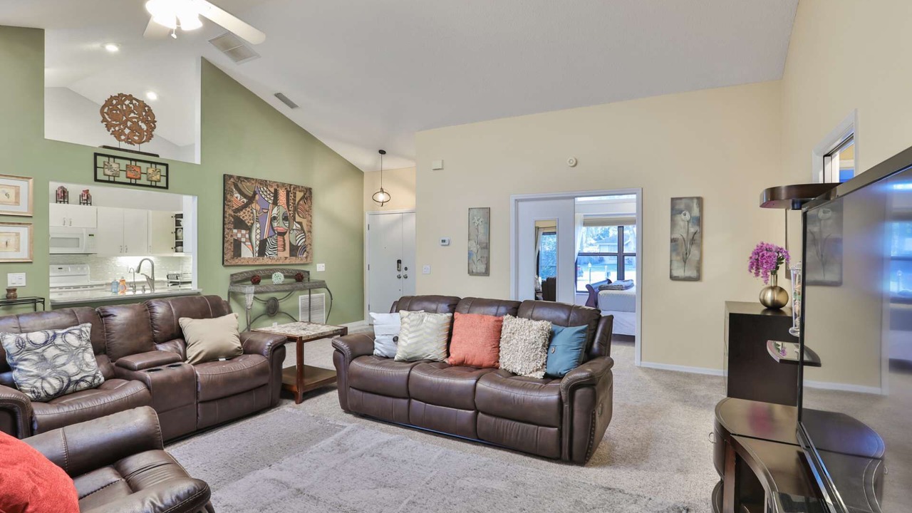 Photo of Bedroom in Country Oaks