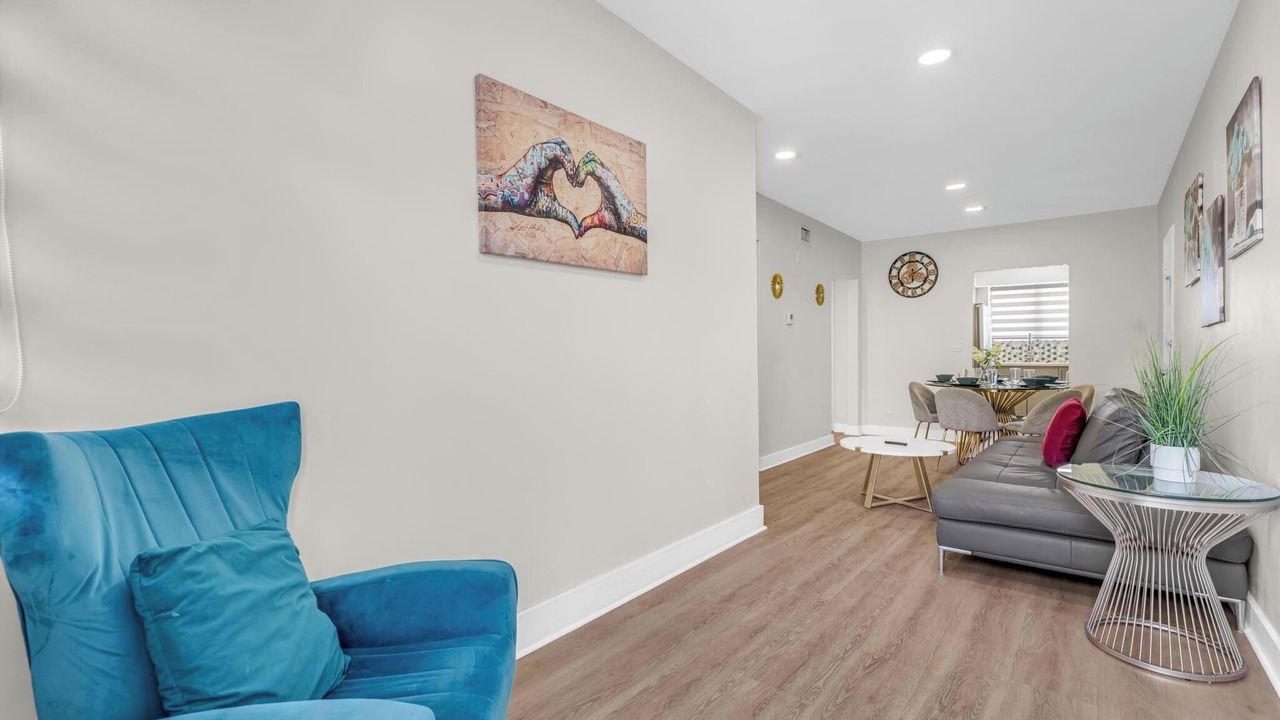 Photo of Livingroom in Bay Harbor Islands
