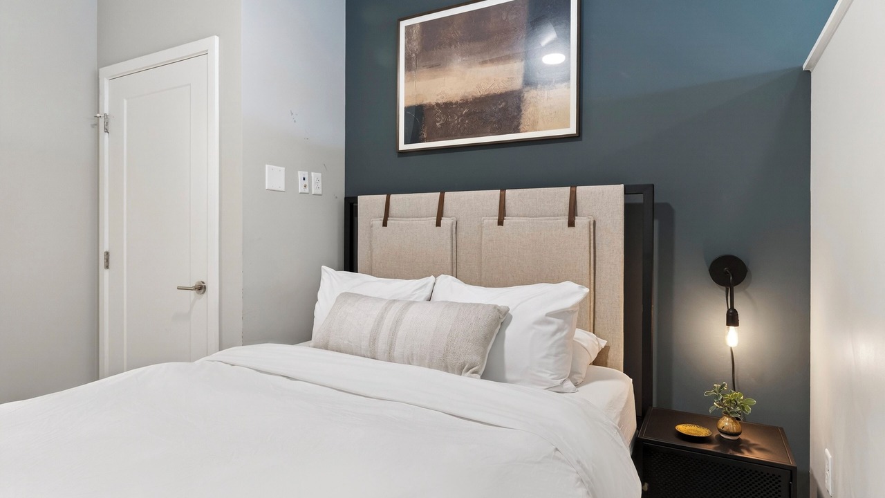 Photo of Bedroom in Hillsboro Village