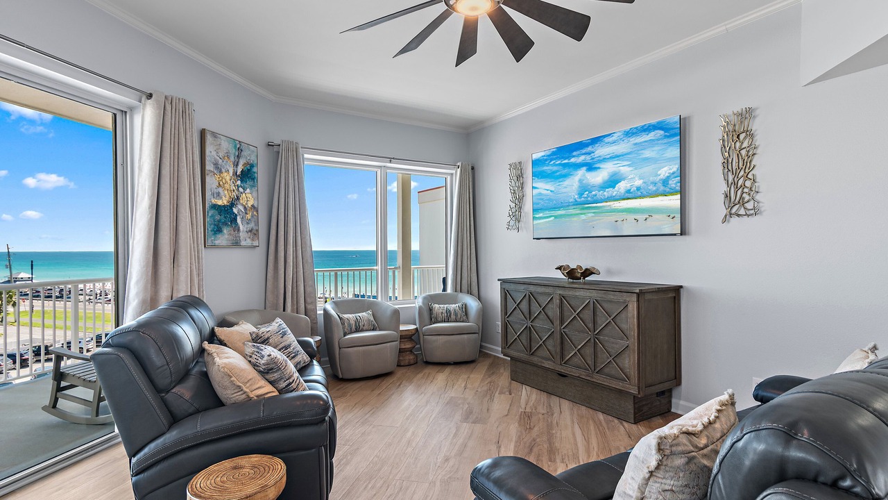 Photo of Livingroom in Avalon Beach Estates