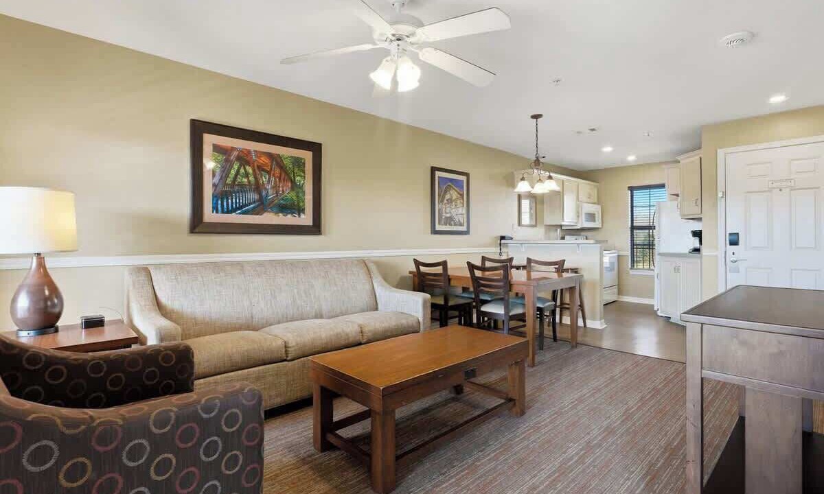 Photo of Livingroom in Clarkesville