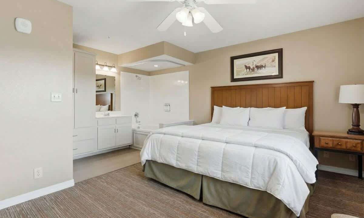 Photo of Bedroom in Clarkesville