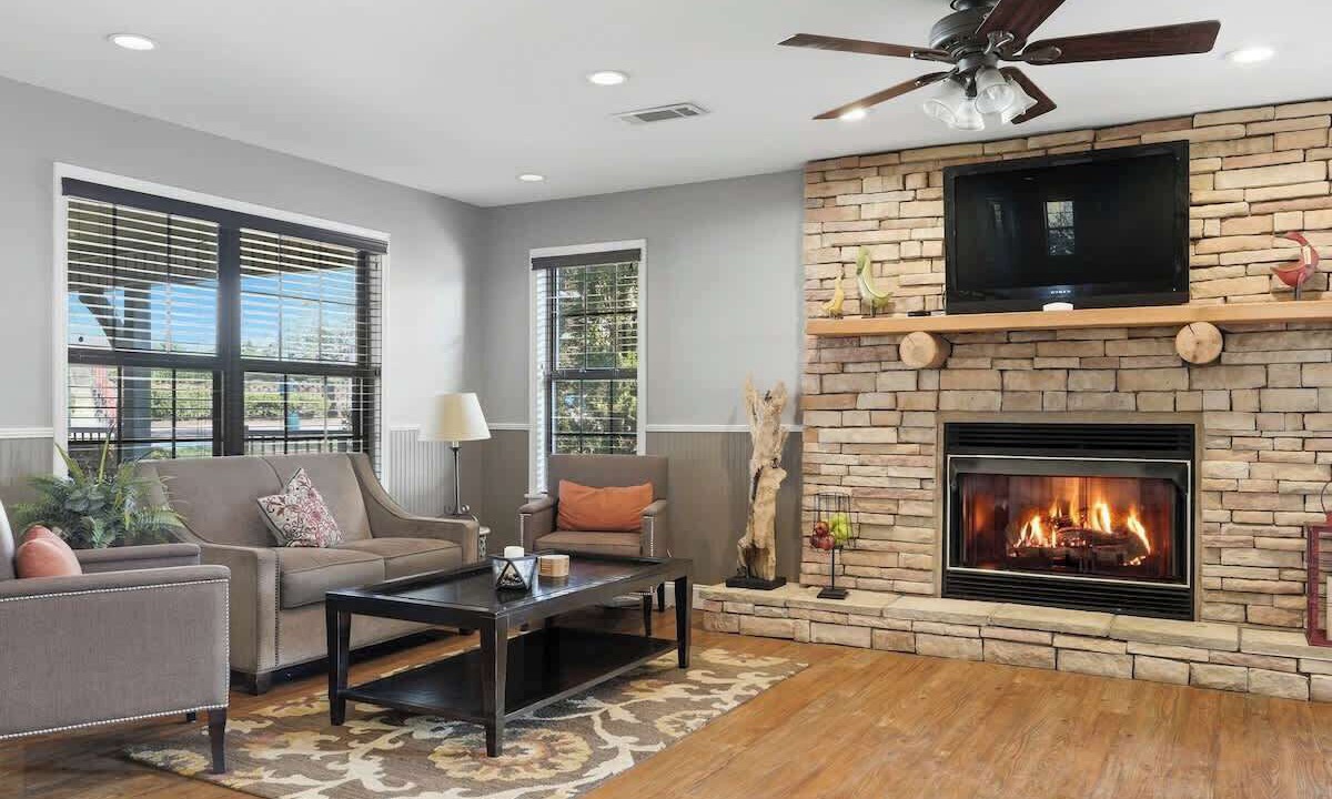 Photo of Livingroom in Clarkesville