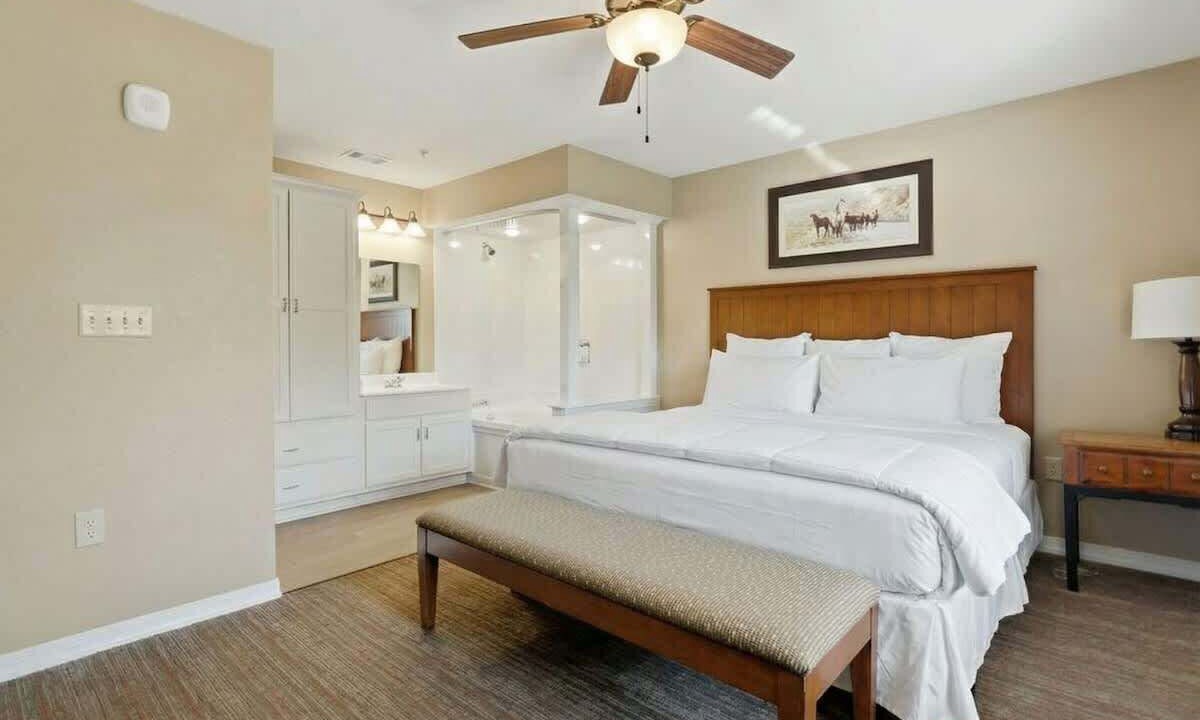 Photo of Bedroom in Clarkesville