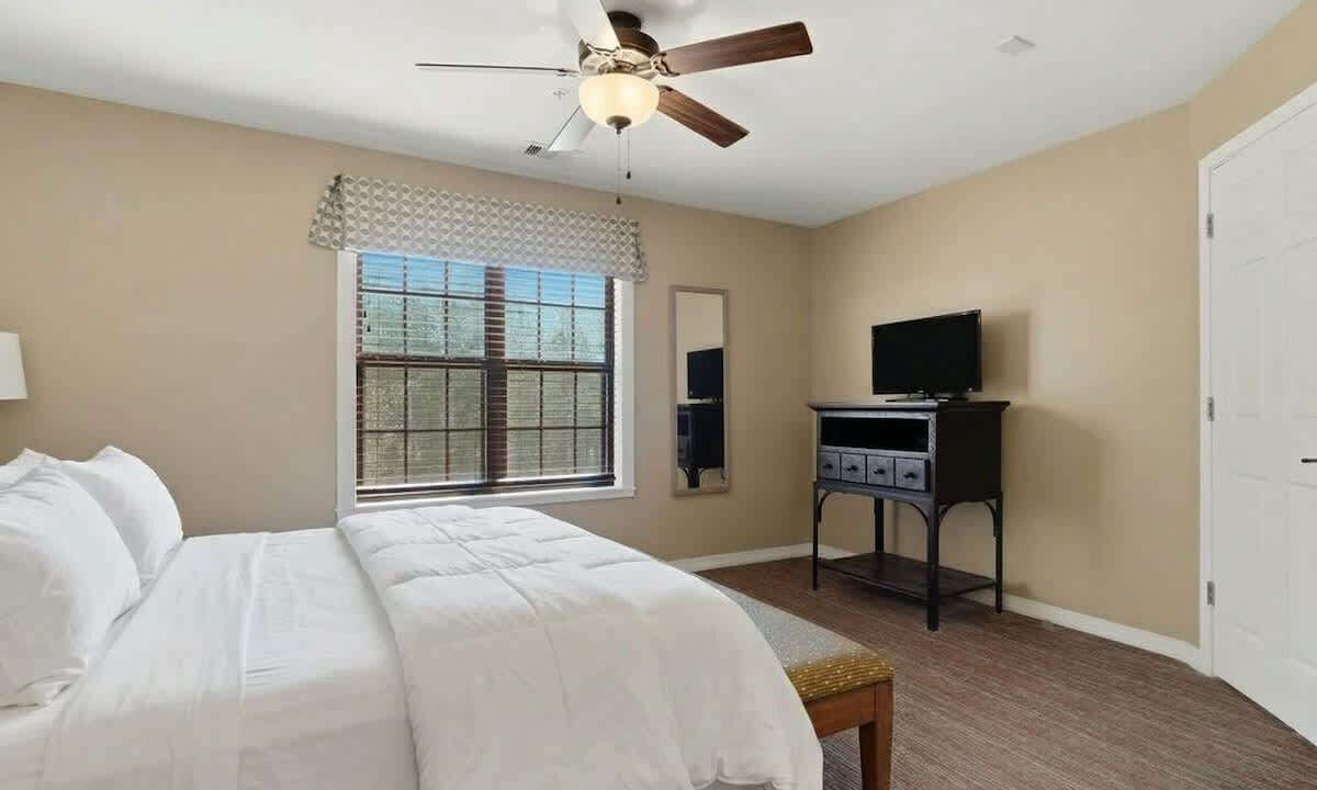 Photo of Bedroom in Clarkesville