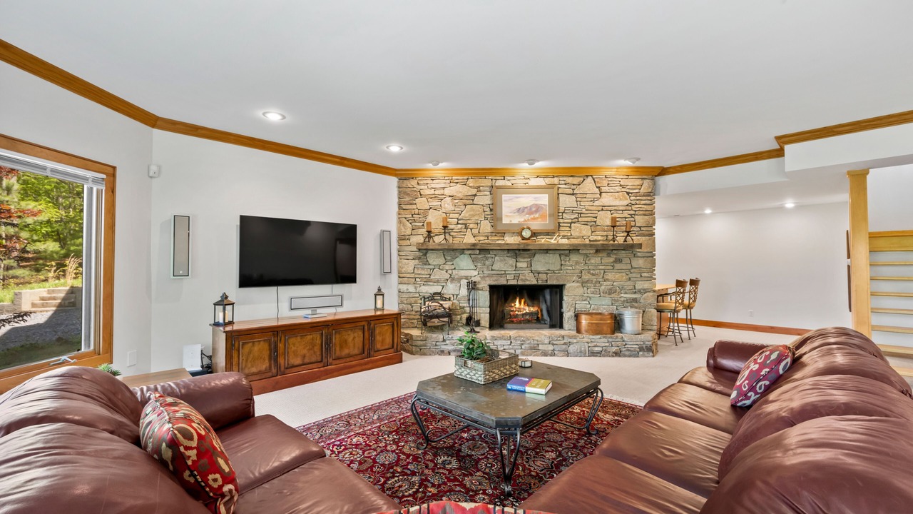 Photo of Livingroom in Cedar Mountain