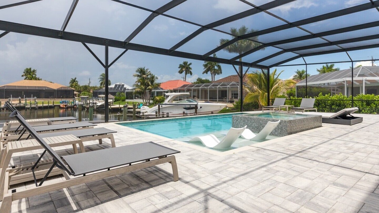 Photo of Outdoor in Pelican