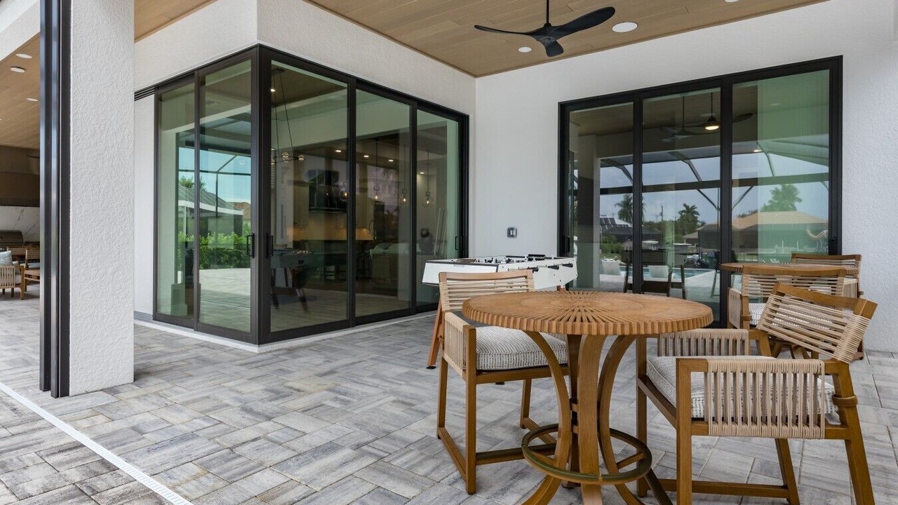 Photo of Outdoor in Pelican
