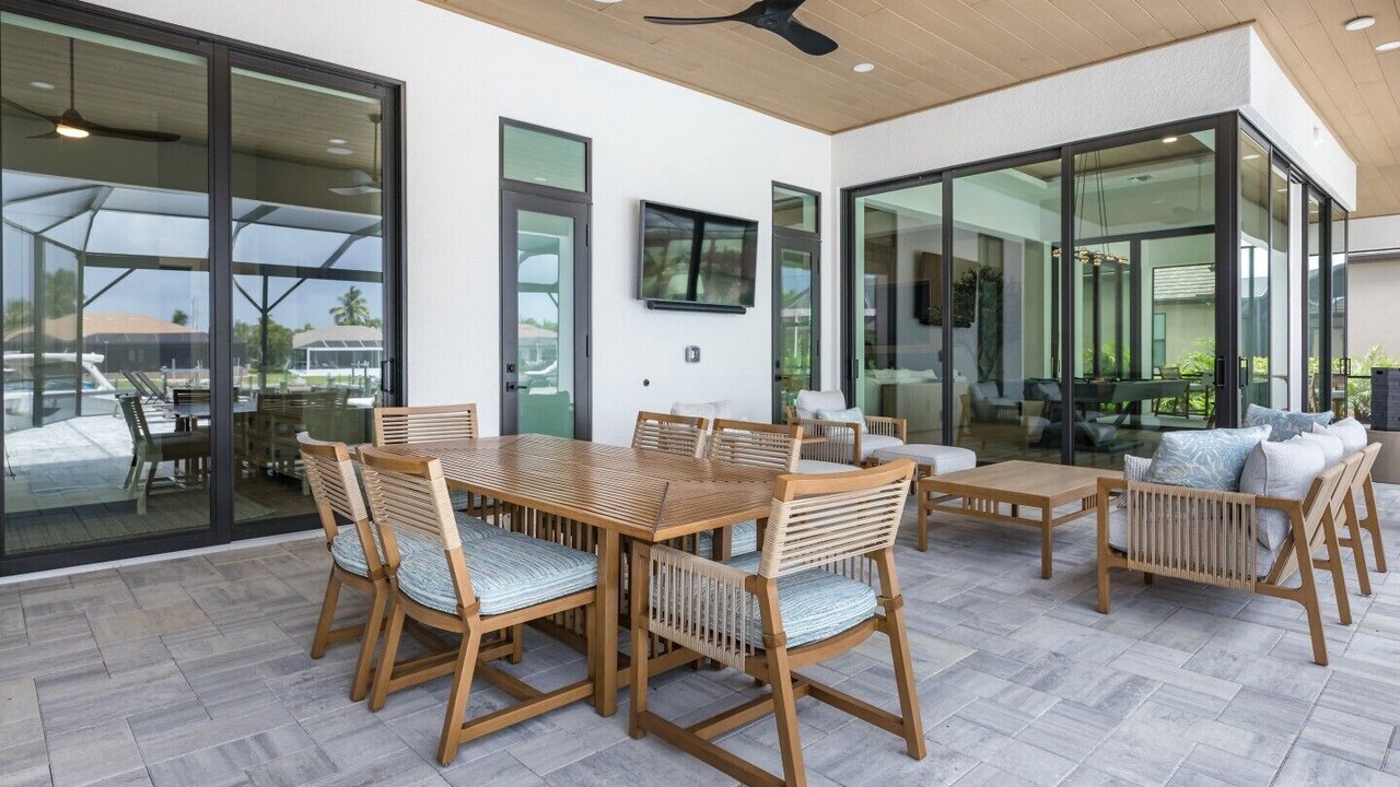 Photo of Outdoor in Pelican