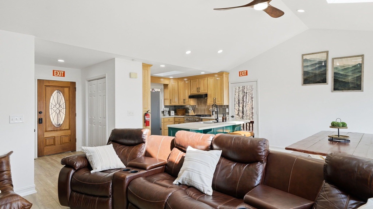 Photo of Livingroom in Tate