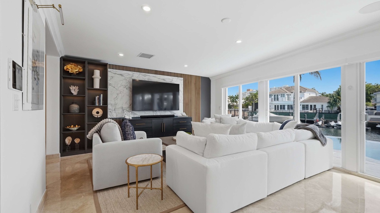 Photo of Livingroom in Bermuda Riviera