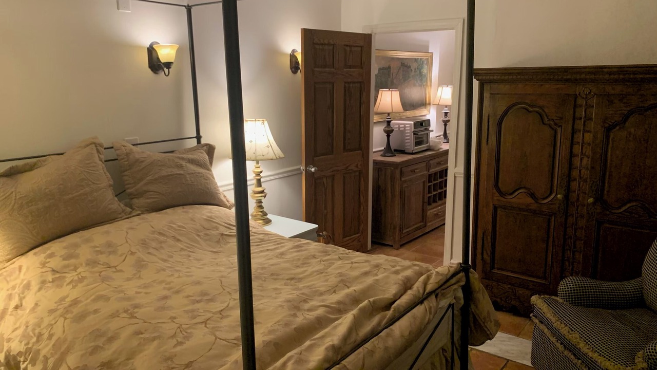 Photo of Bedroom in Downtown Pittsburgh