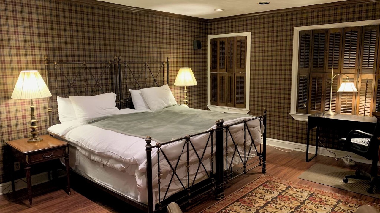 Photo of Bedroom in Downtown Pittsburgh