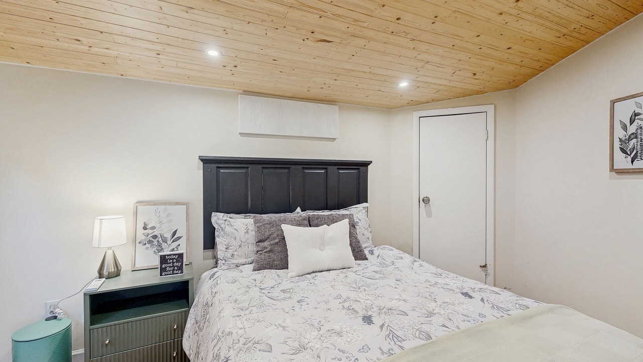 Photo of Bedroom in Mill Ridge