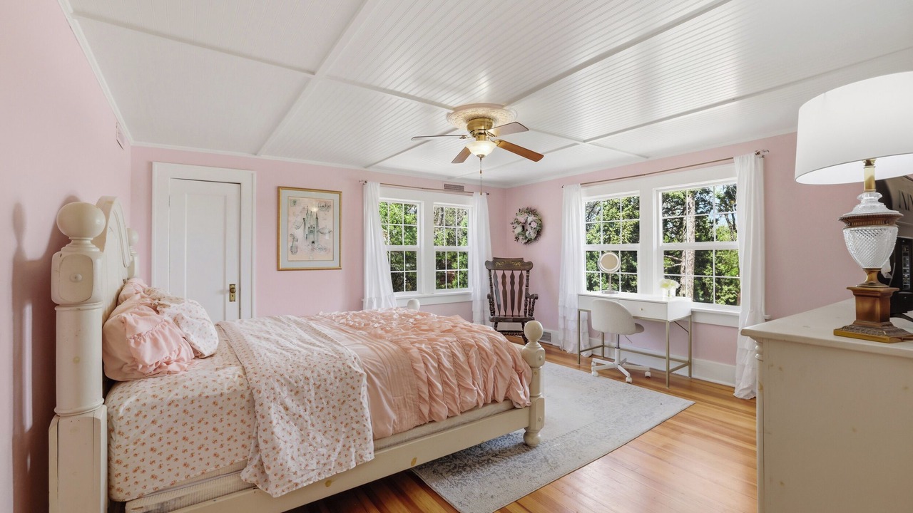 Photo of Bedroom in Broadmoor