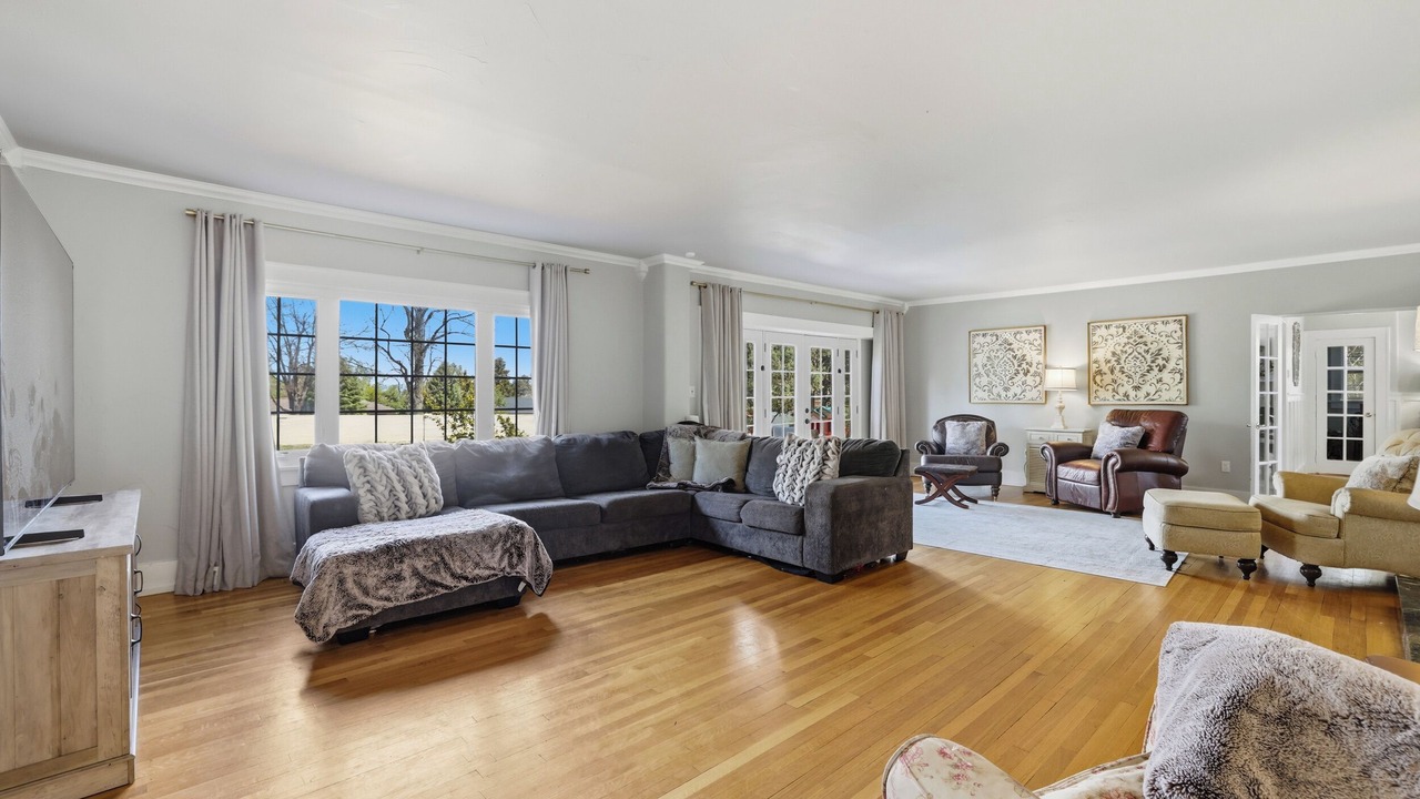 Photo of Livingroom in Broadmoor