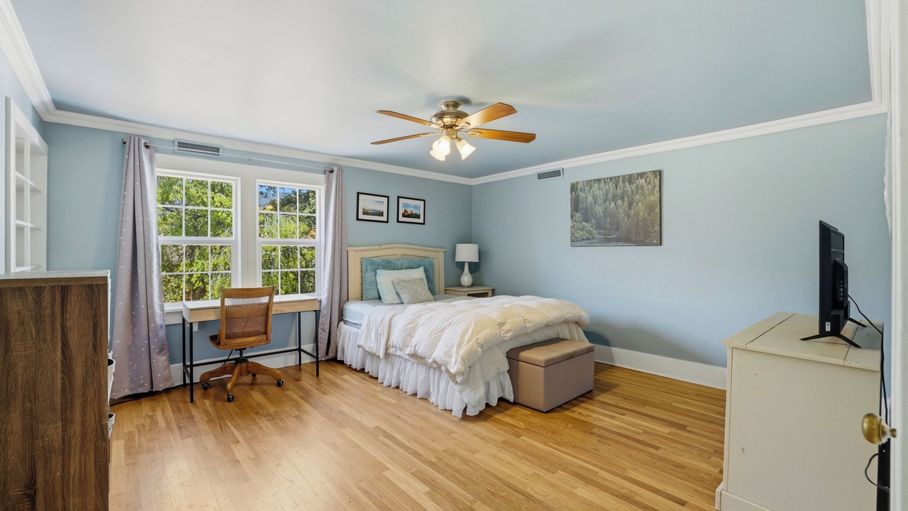 Photo of Bedroom in Broadmoor