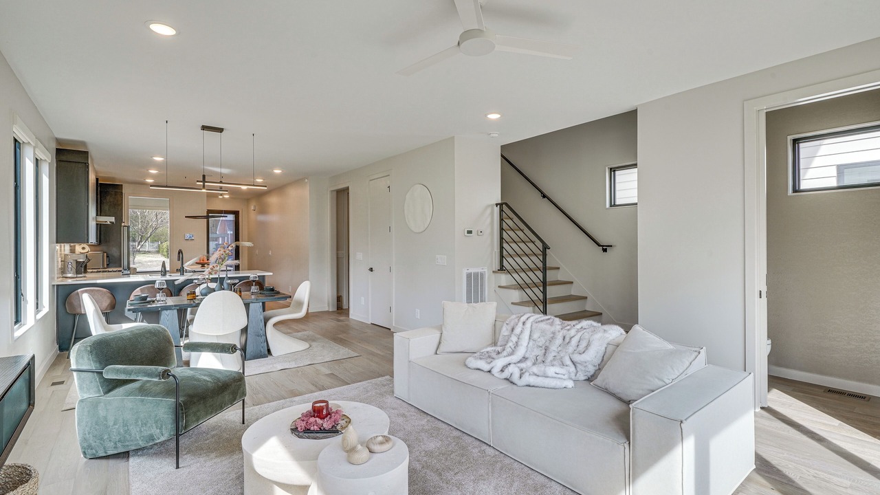 Photo of Livingroom in East Raleigh
