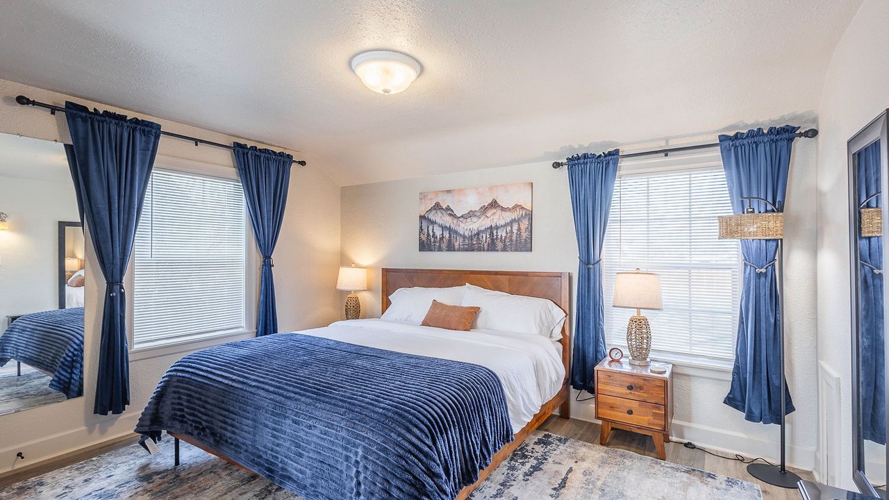Photo of Bedroom in Depot Bench