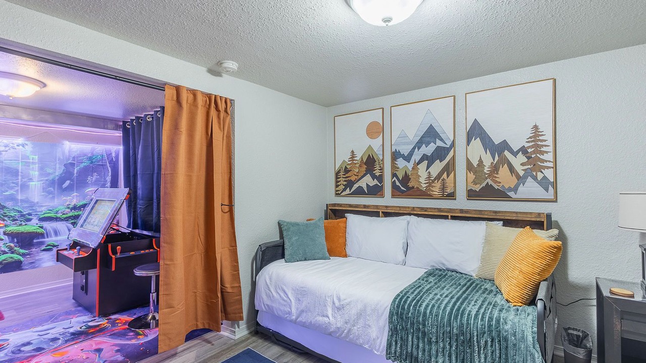 Photo of Bedroom in Depot Bench
