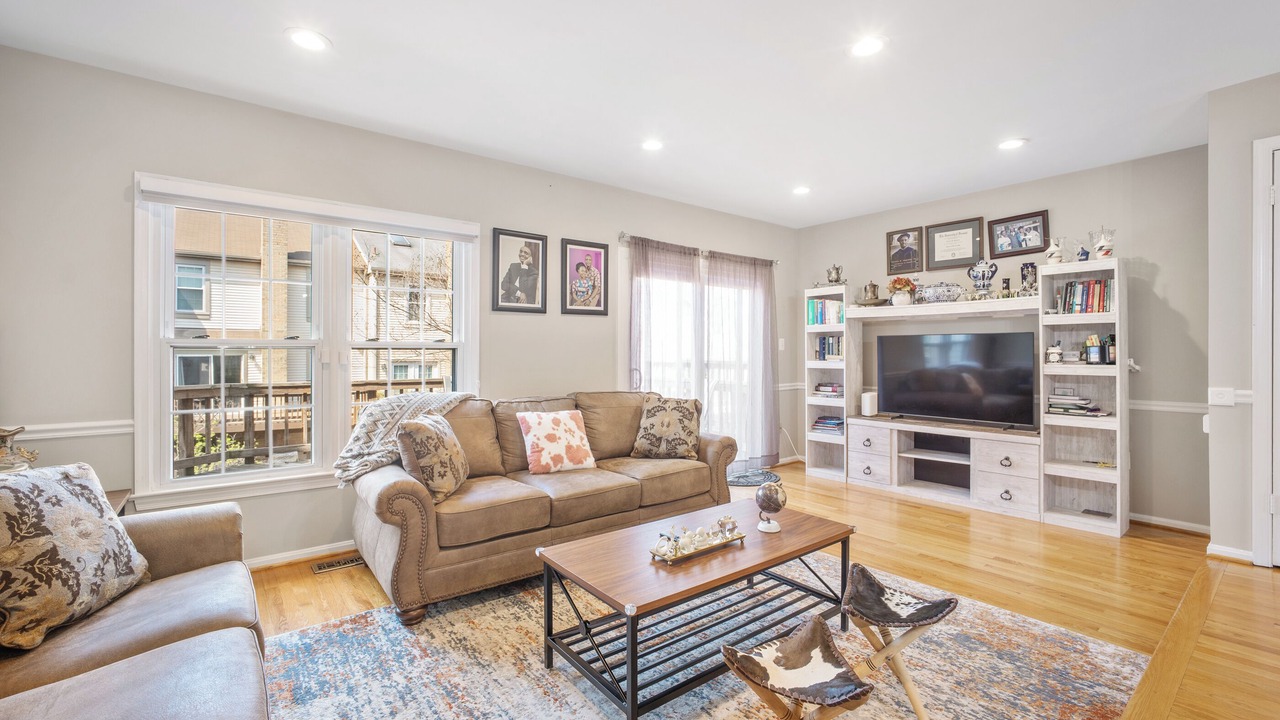 Photo of Livingroom in Fairfax