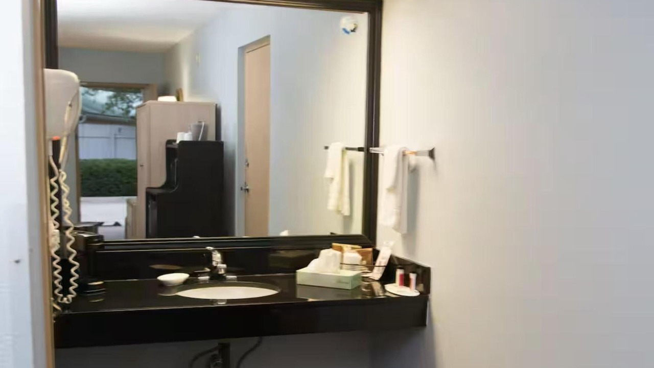 Photo of Bathroom in Mary Esther