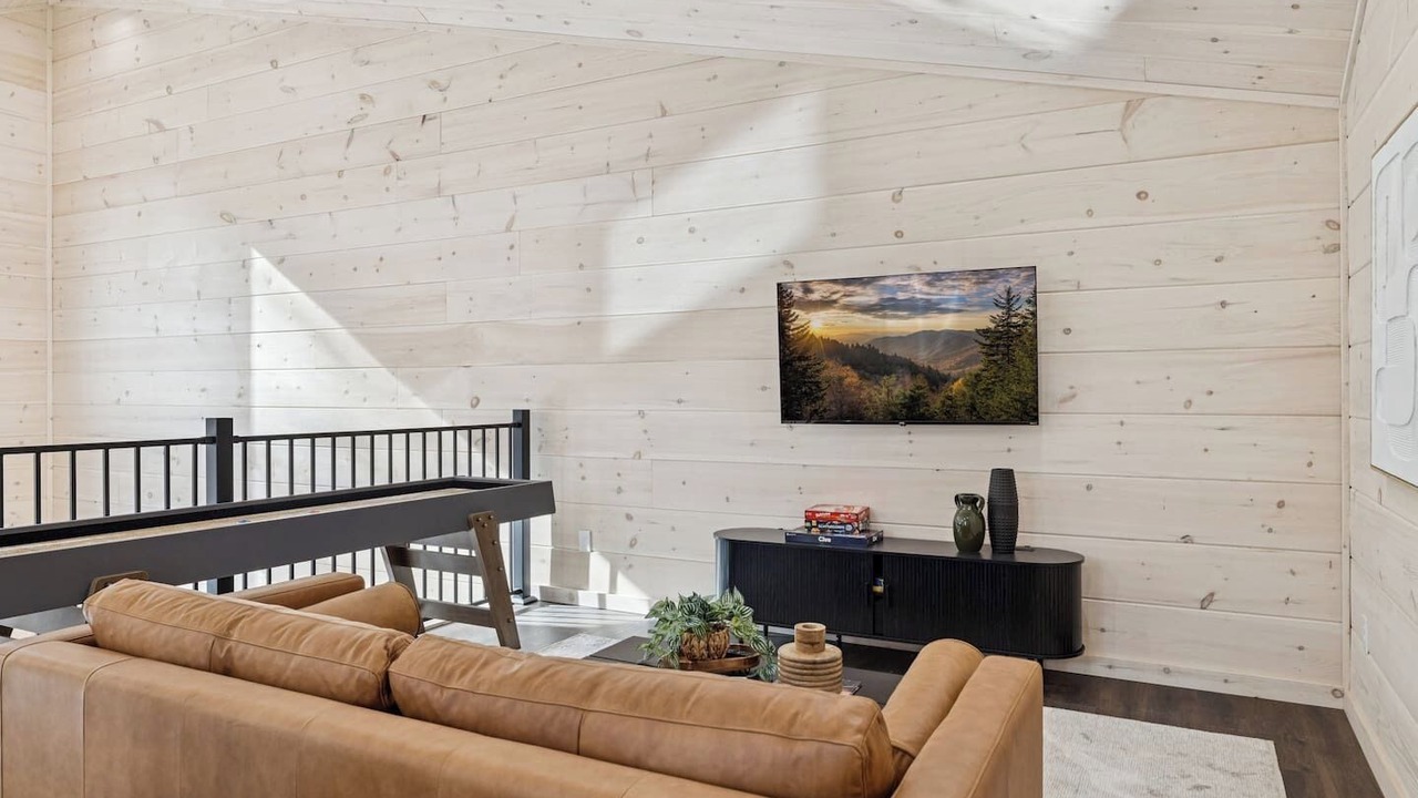 Photo of Livingroom in Pittman Center