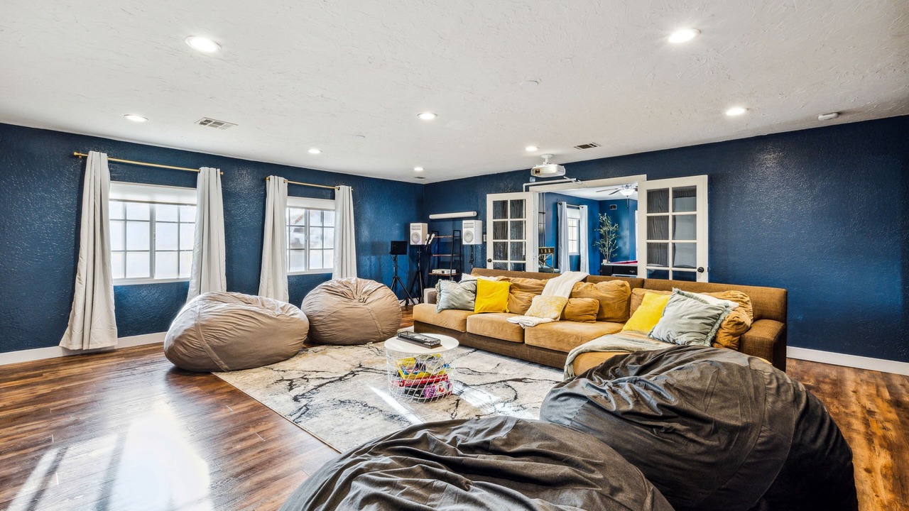 Photo of Livingroom in Foothills