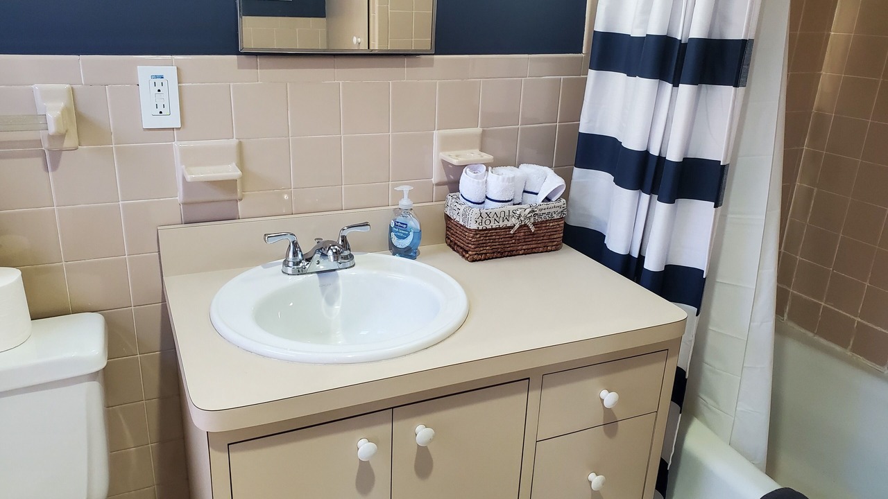 Photo of Bathroom in Shawmut