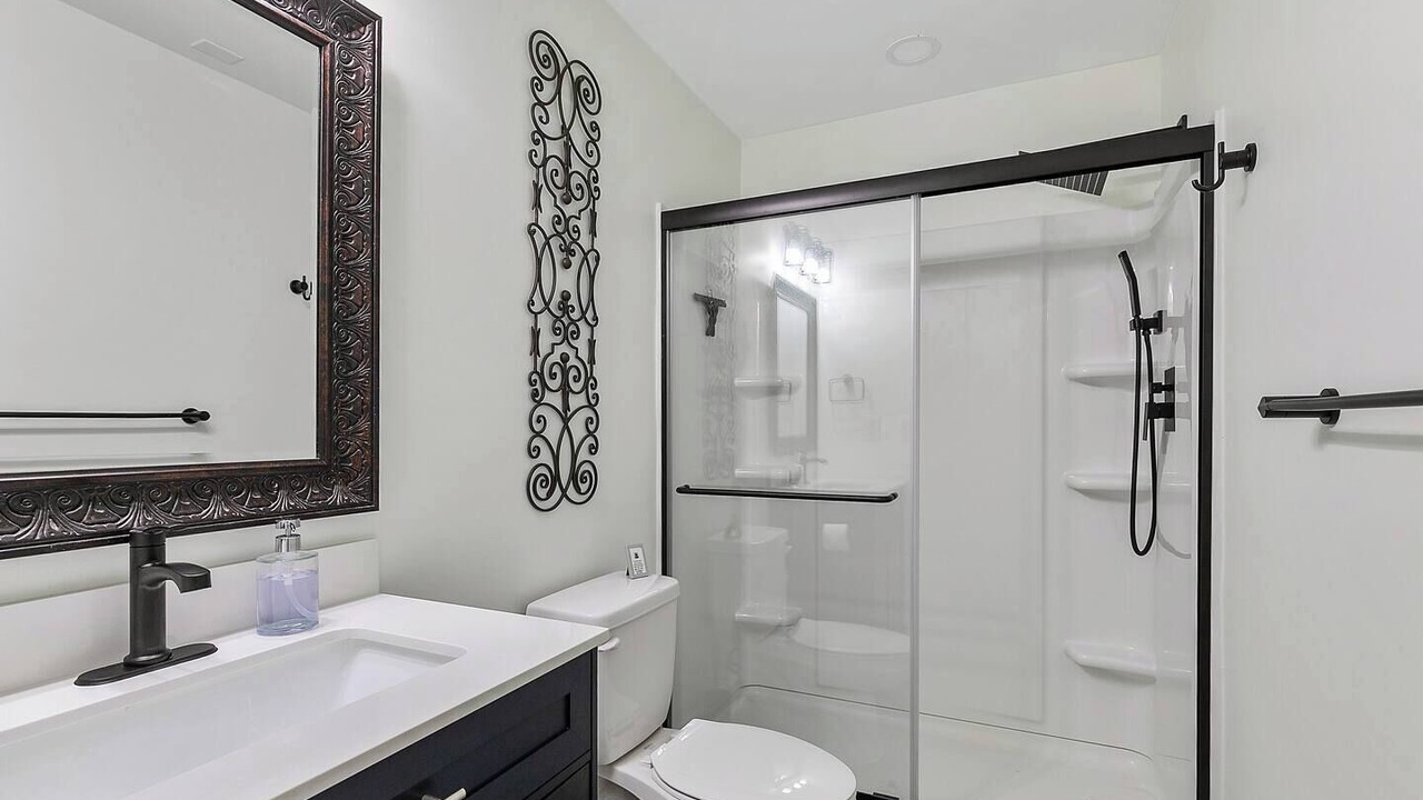 Photo of Bathroom in Woodland Shores
