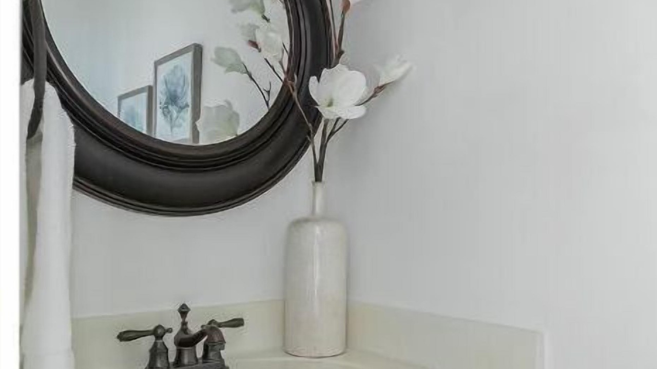 Photo of Bathroom in Woodland Shores