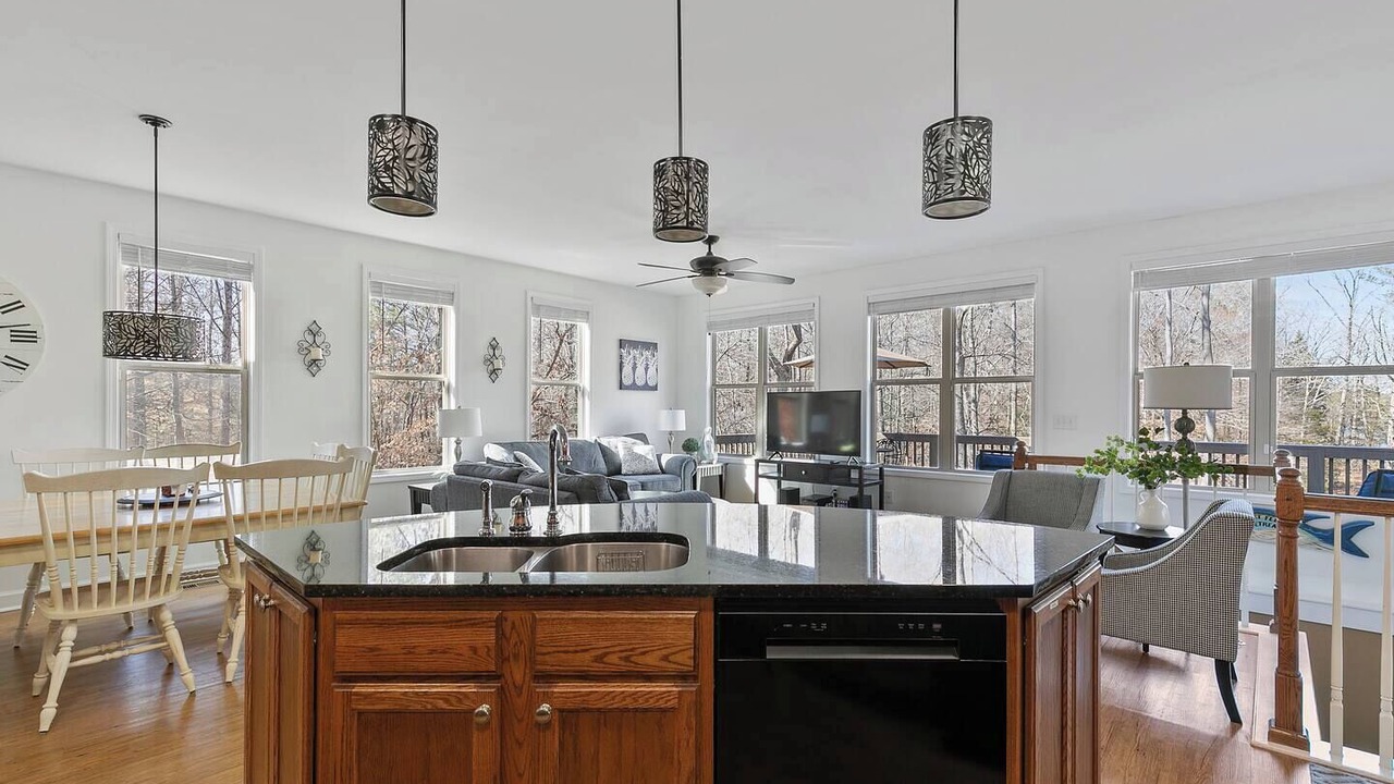 Photo of Livingroom in Woodland Shores