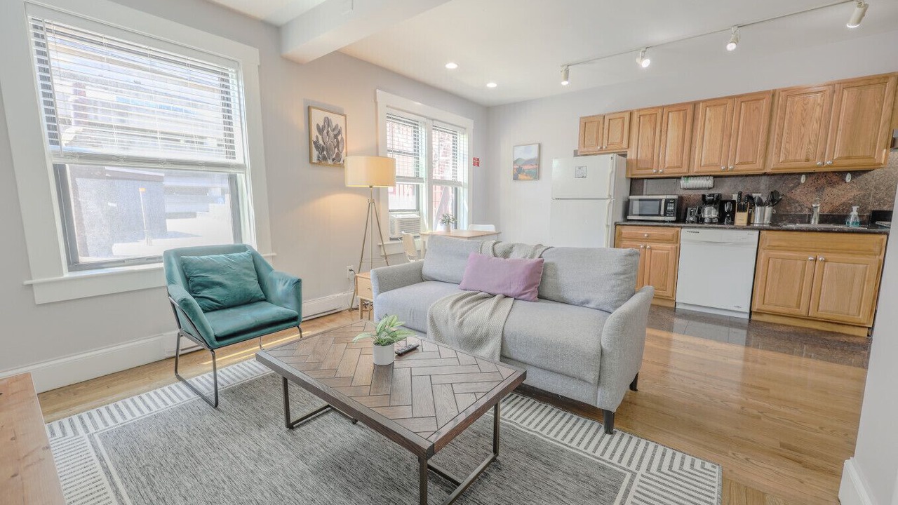 Photo of Livingroom in Downtown Boston