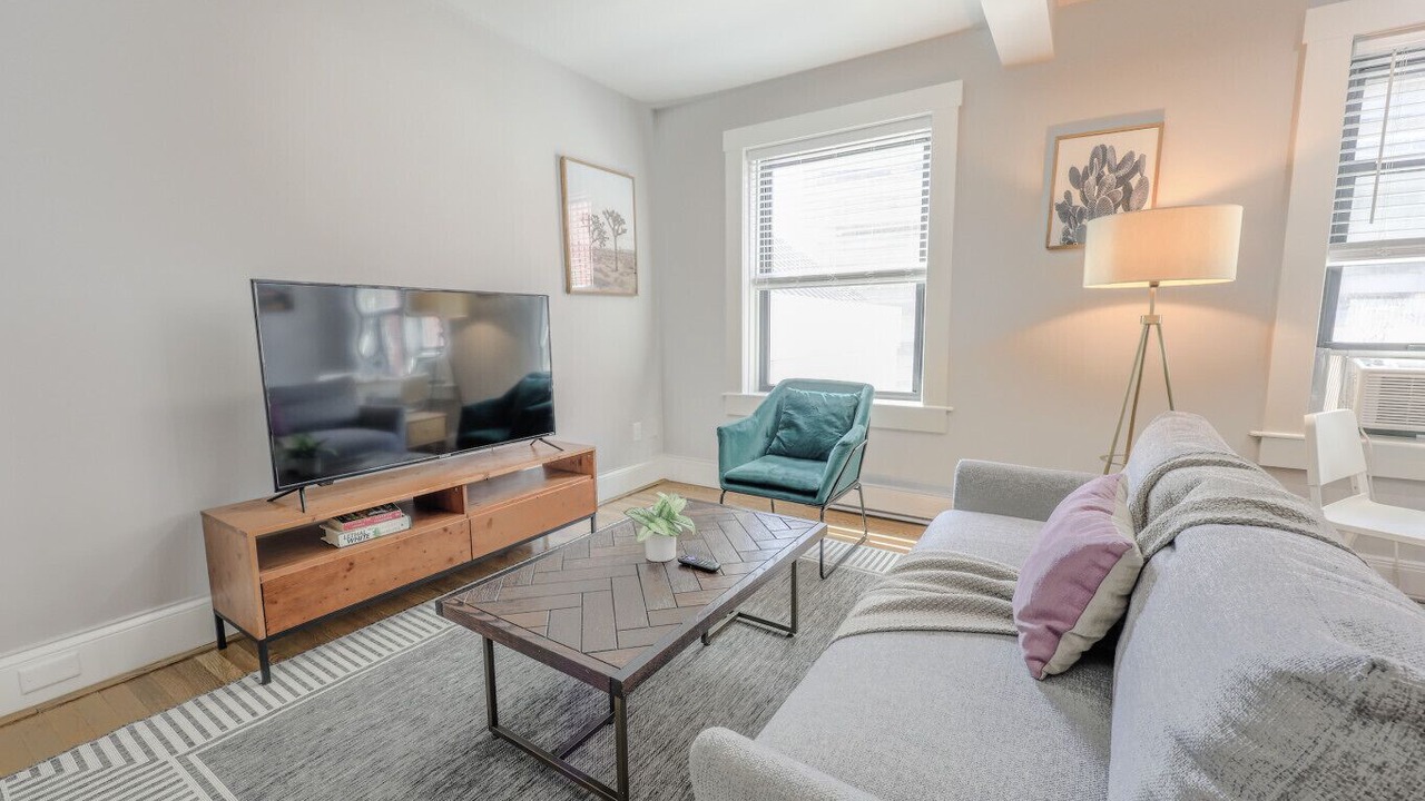Photo of Livingroom in Downtown Boston