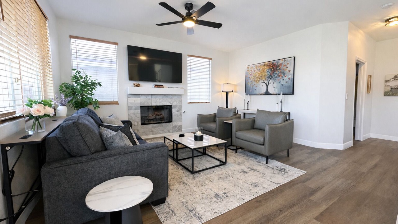 Photo of Livingroom in MacDonald Ranch