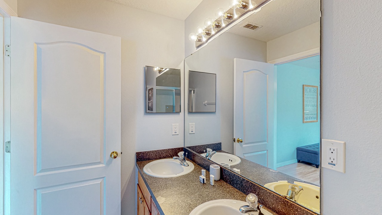 Photo of Bathroom in Sandy Ridge