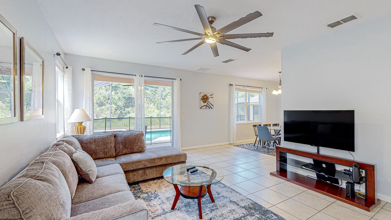 Photo of Livingroom in Sandy Ridge