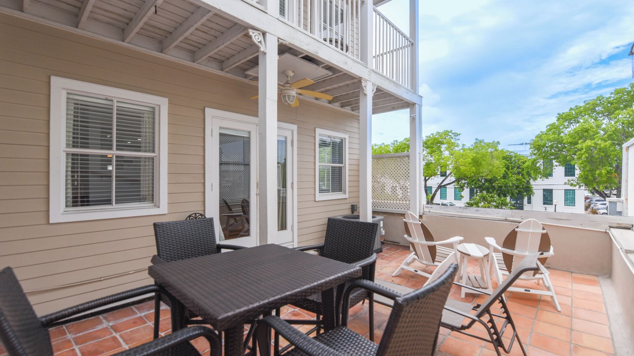 Photo of Outdoor in Uptown - Upper Duval