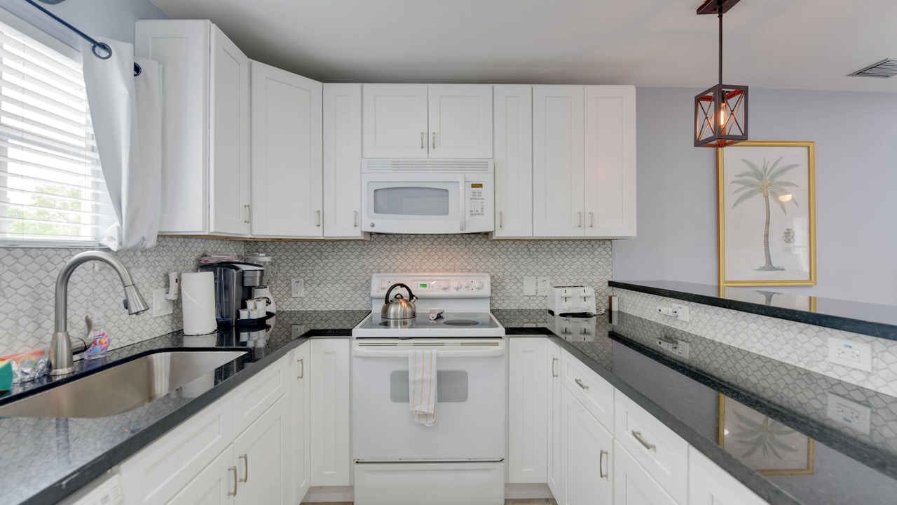 Photo of Kitchen in Uptown - Upper Duval